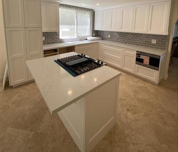 A beautiful clean White Kitchen!